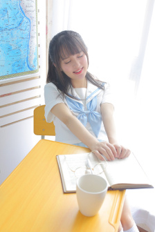 女性大荫蒂荫道多毛茸茸